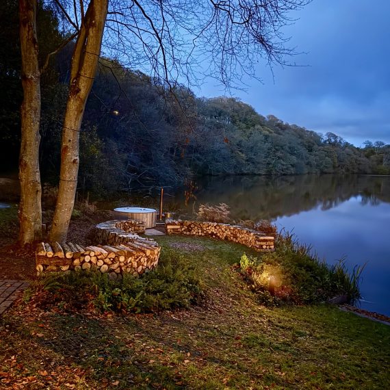 Log wall, hot tub and firepit lighting
