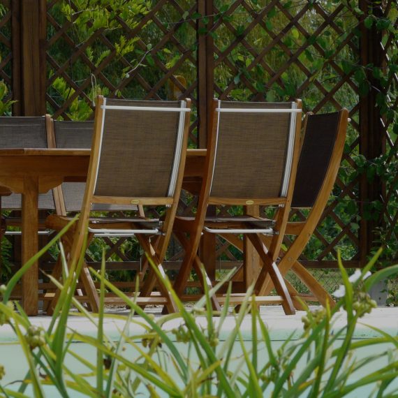 Poolside dining