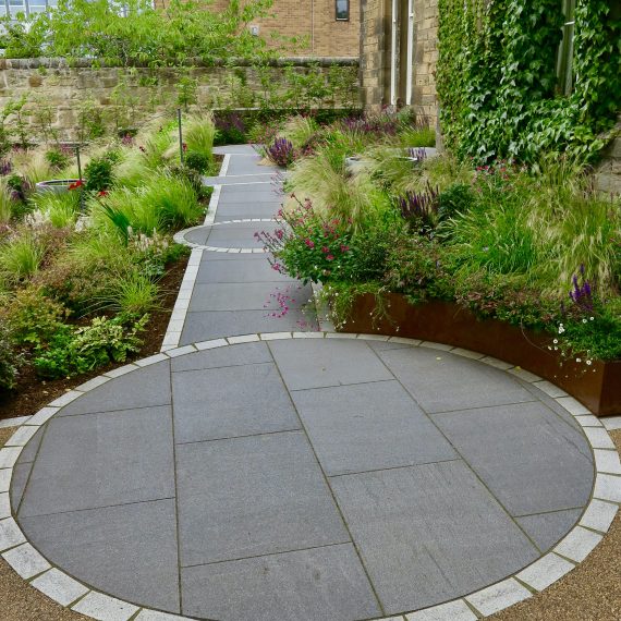 Accessible Morningside garden, design by Carolyn Grohmann