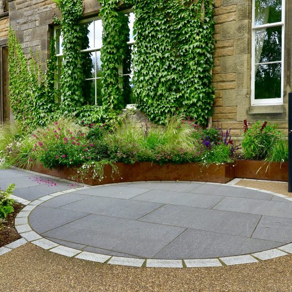 Accessible Morningside garden, design by Carolyn Grohmann