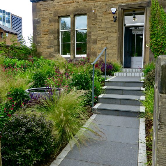 Accessible Morningside garden, design by Carolyn Grohmann