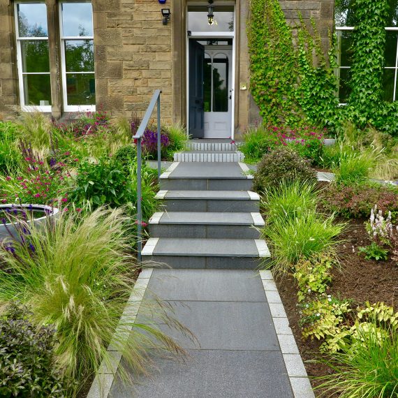 Accessible Morningside garden, design by Carolyn Grohmann