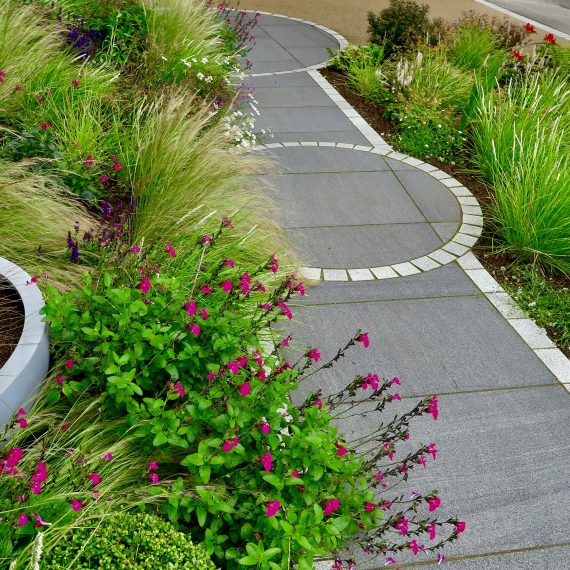 Accessible Morningside garden, design by Carolyn Grohmann