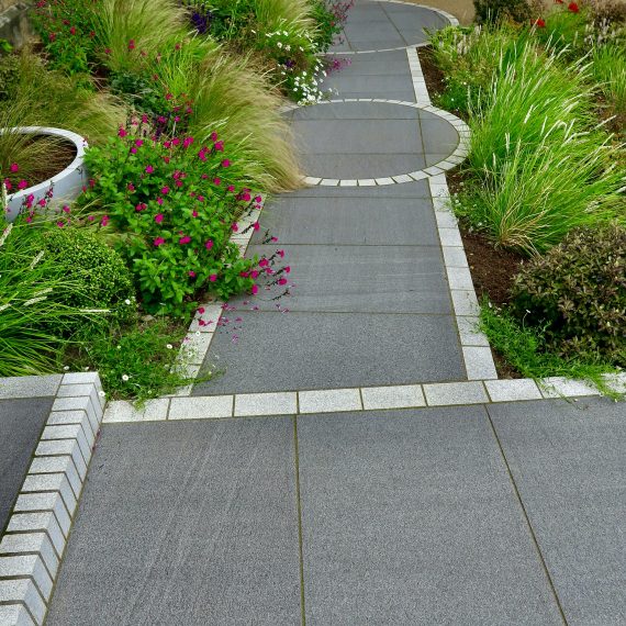 Accessible Morningside garden, design by Carolyn Grohmann